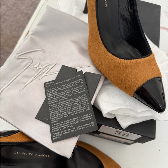 Giuseppe Zanotti Shoes - Giuseppe Zanotti Camel and Black Pumps